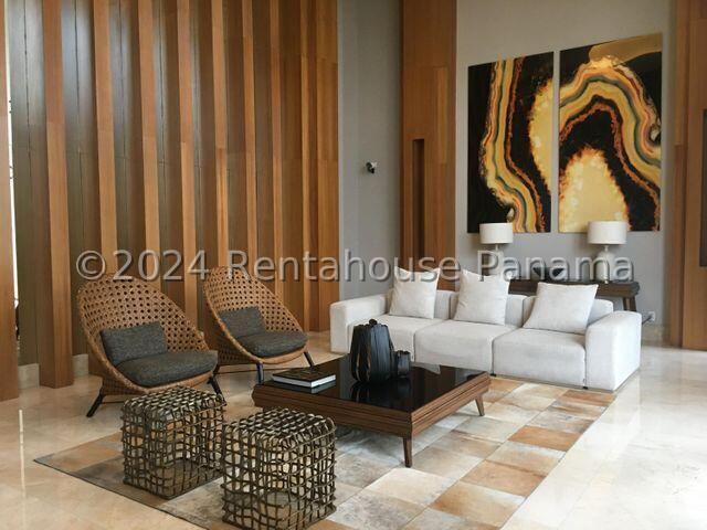 Luxury Ground Floor Apartment for Rent in The Reserve, Santa María